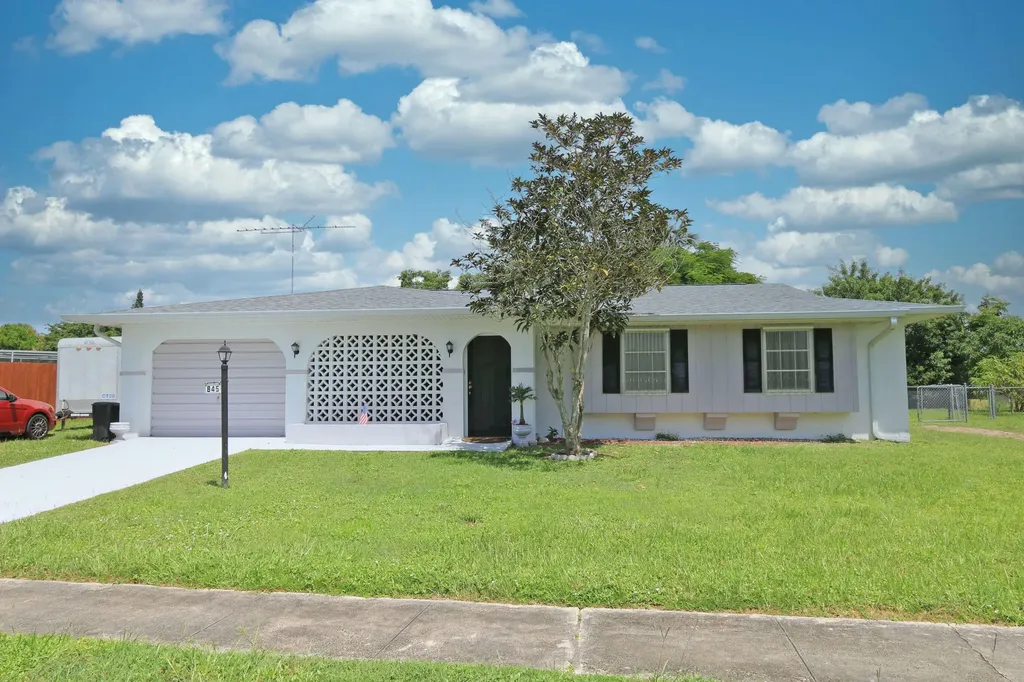 845 SE Festivo Court Port St Lucie FL 34983