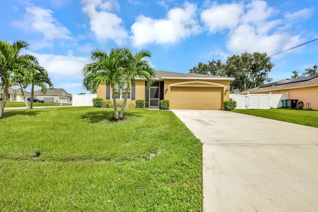 1389 SW Wampler Avenue Port St Lucie FL 34953