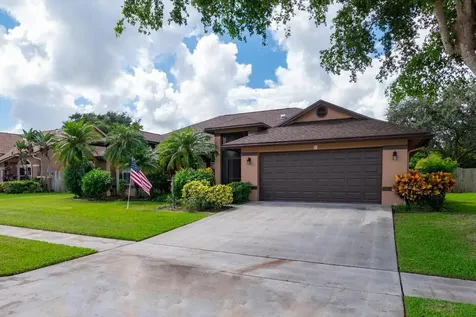 113 Queens Lane Royal Palm Beach FL 33411