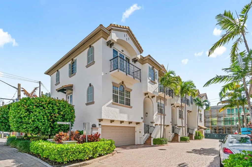 605 Renaissance Way Delray Beach FL 33483
