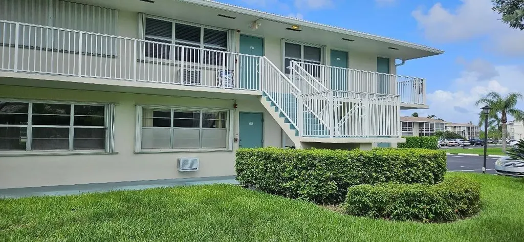 880 W Horizons Boynton Beach FL 33435