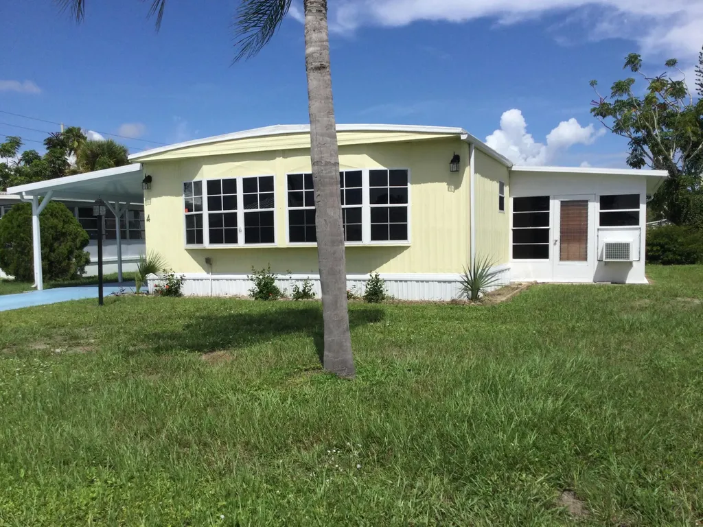 4 Desoto Lane Port St Lucie FL 34952