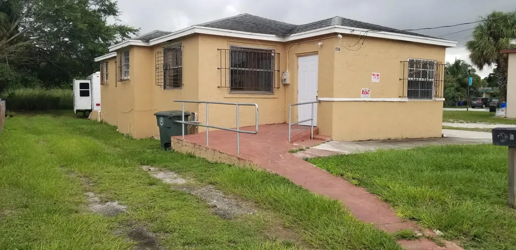 1607 Avenue D Fort Pierce FL 34950