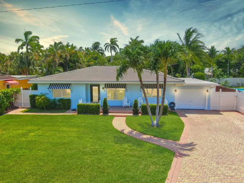441 NE Wavecrest Court Boca Raton FL 33432