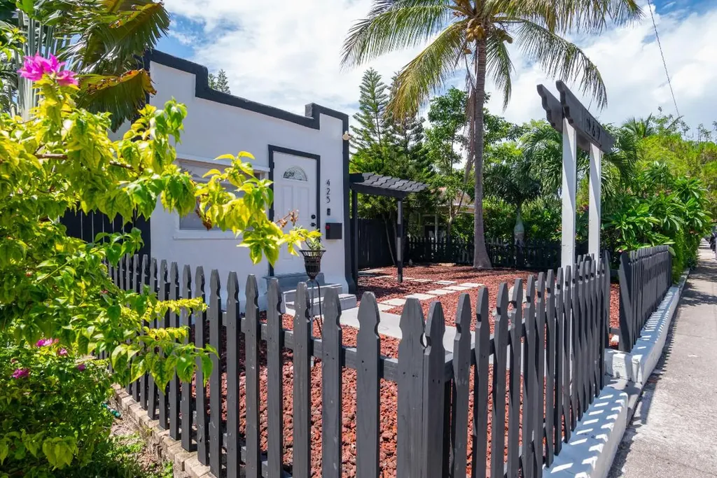 425 N D Street Lake Worth Beach FL 33460