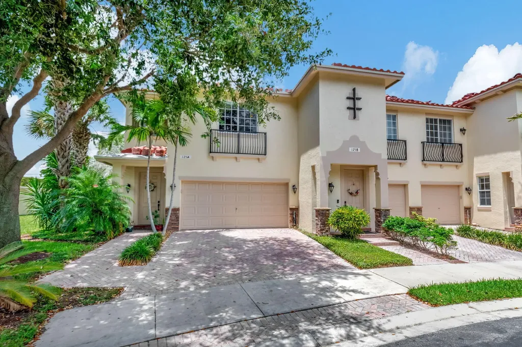 125 N Longport Circle Delray Beach FL 33444
