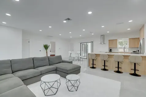 5212 Cleveland Street Hollywood FL 33021