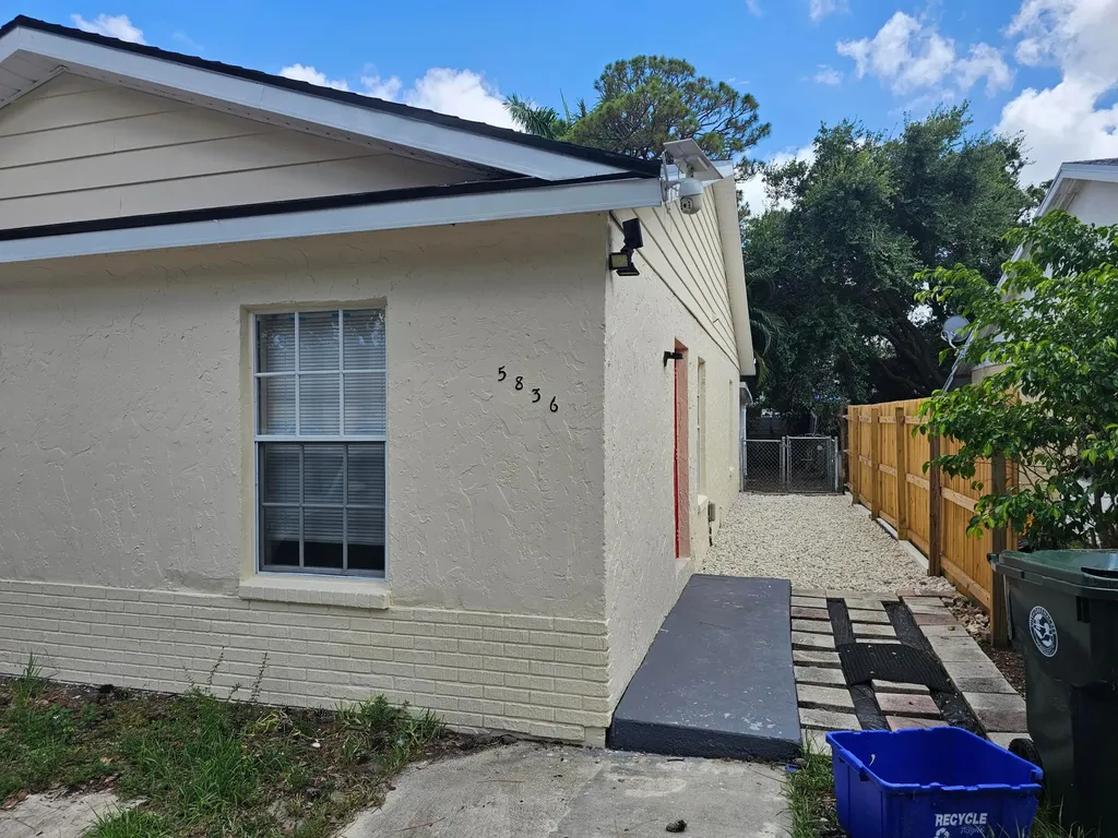 5836 S 37th Court Greenacres FL 33463