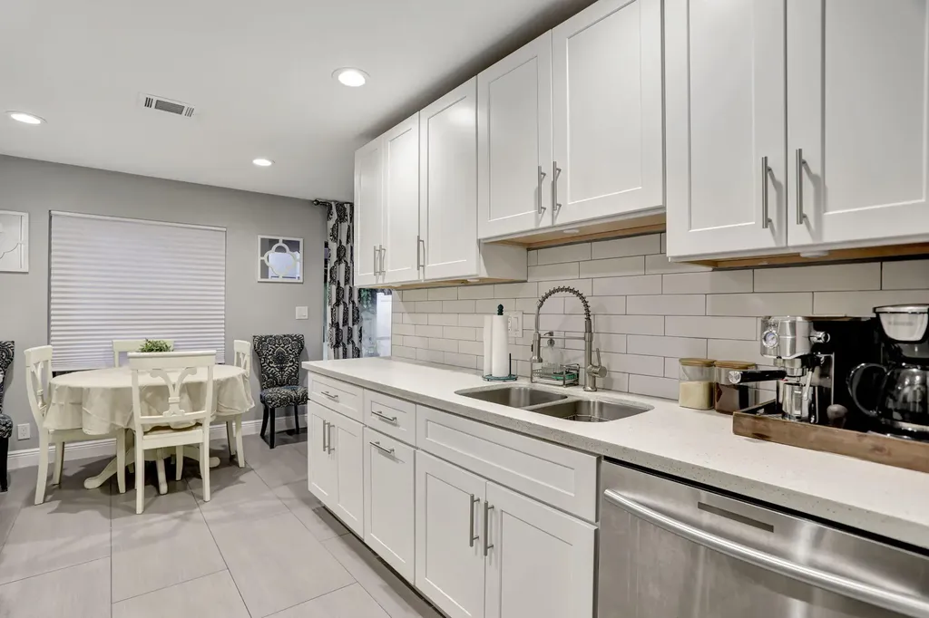 2251 NW 45th Avenue Coconut Creek FL 33066