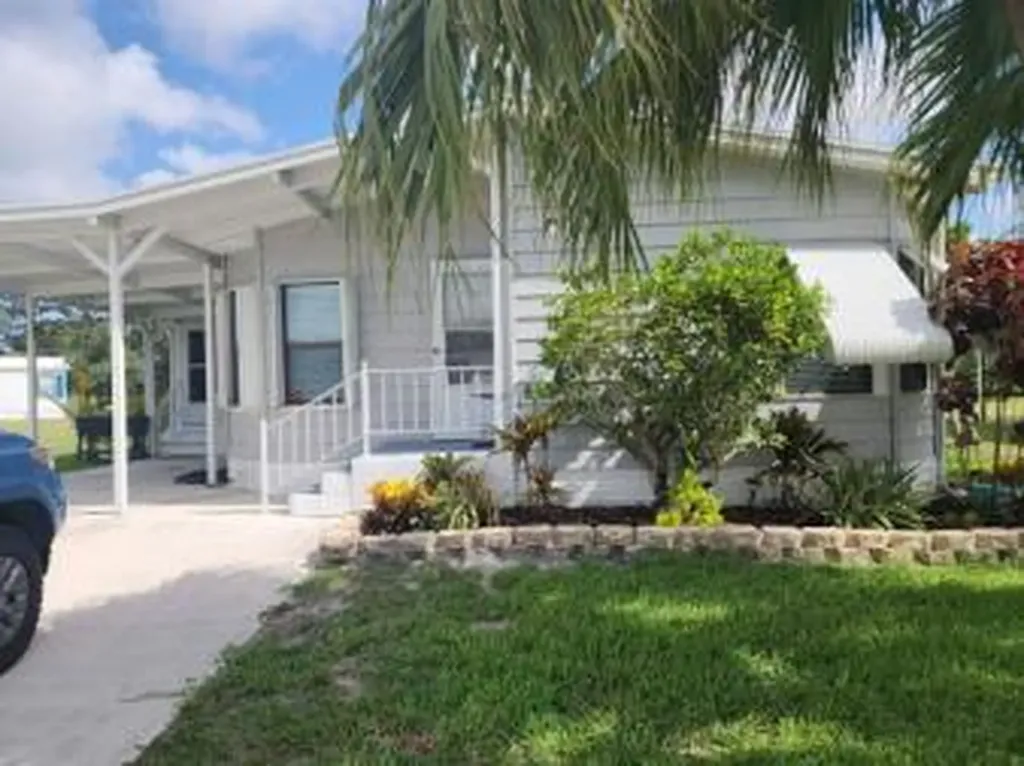 10103 Gaslight Court Fort Pierce FL 34945