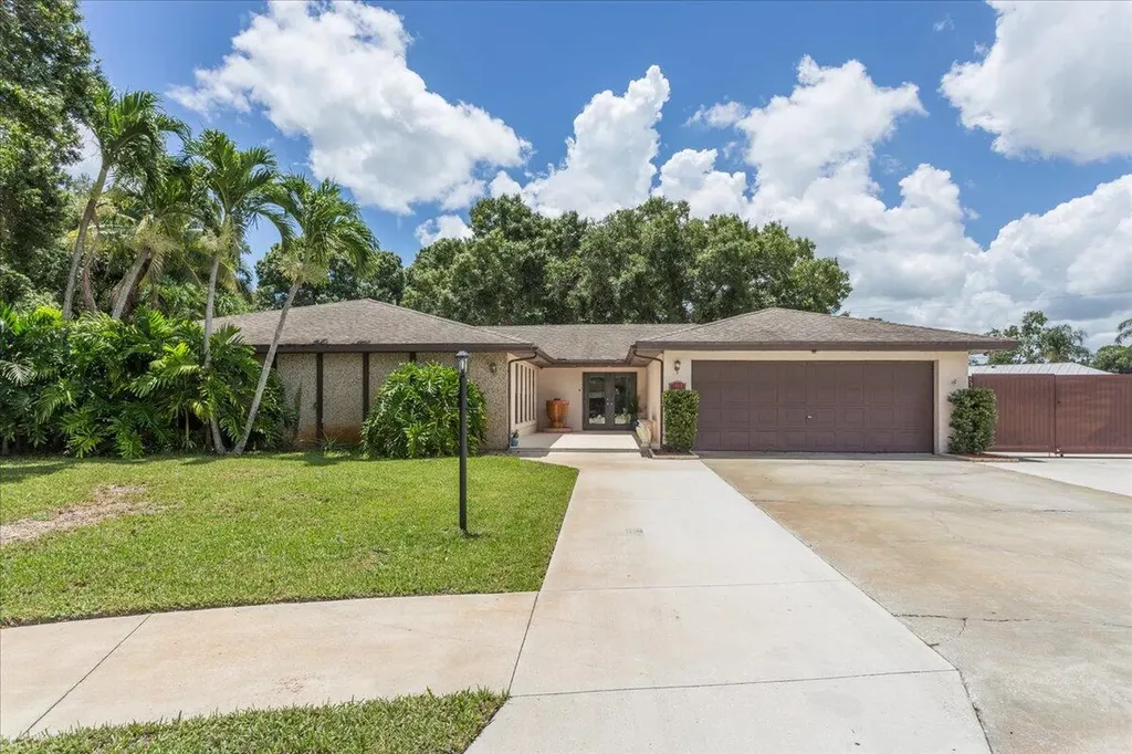 1914 Quail Court Fort Pierce FL 34982