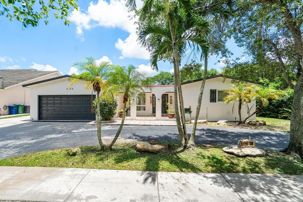 5186 SW 90th Avenue Cooper City FL 33328