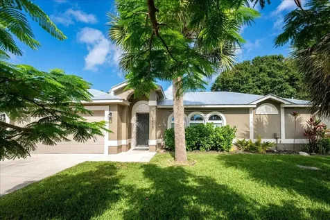 2014 SE Parrot Street Port St Lucie FL 34952