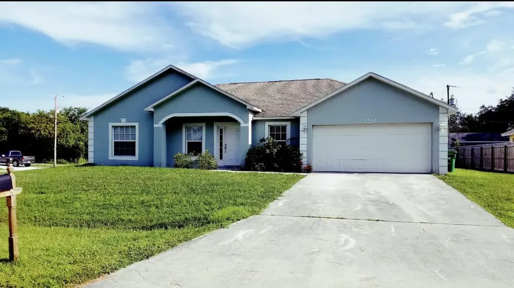 1202 SW Albenga Avenue Port St Lucie FL 34953