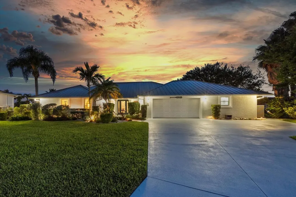 17 Crown Court Hutchinson Island FL 34949