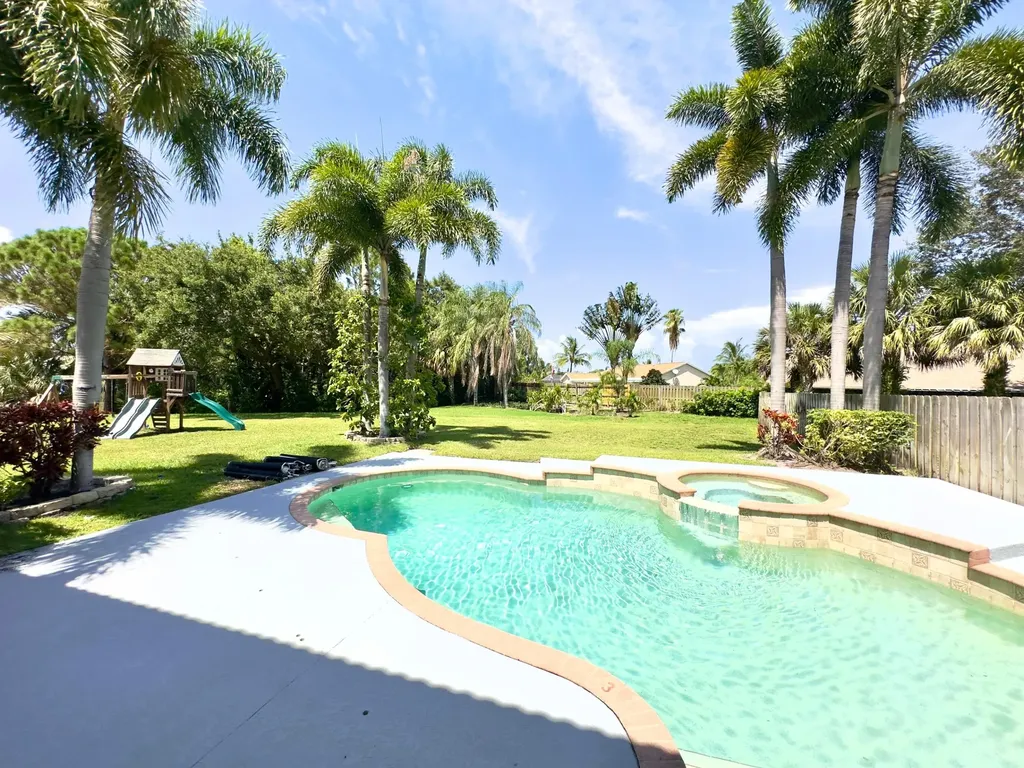1118 Fosters Mill Drive Boynton Beach FL 33436