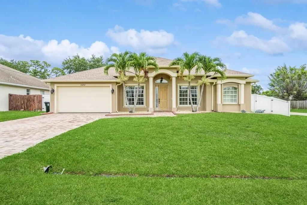 2497 SW Cooper Lane Port St Lucie FL 34984