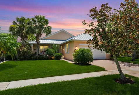 187 NW Willow Grove Avenue Port St Lucie FL 34986