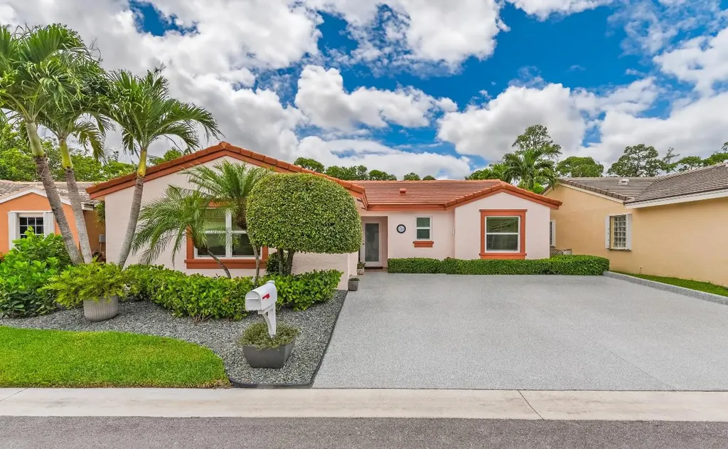 160 Caribe Court Greenacres FL 33413