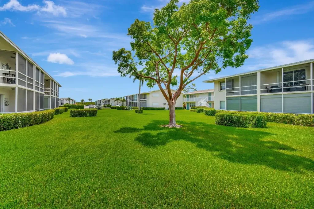 740 Horizons W Boynton Beach FL 33435