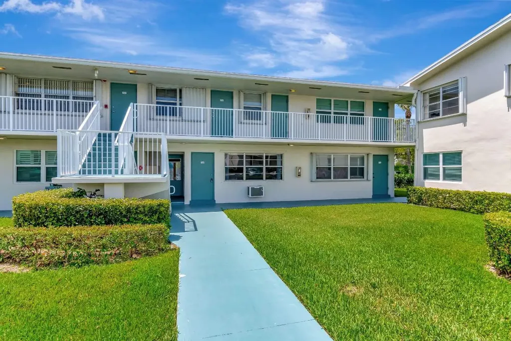 740 Horizons W Boynton Beach FL 33435