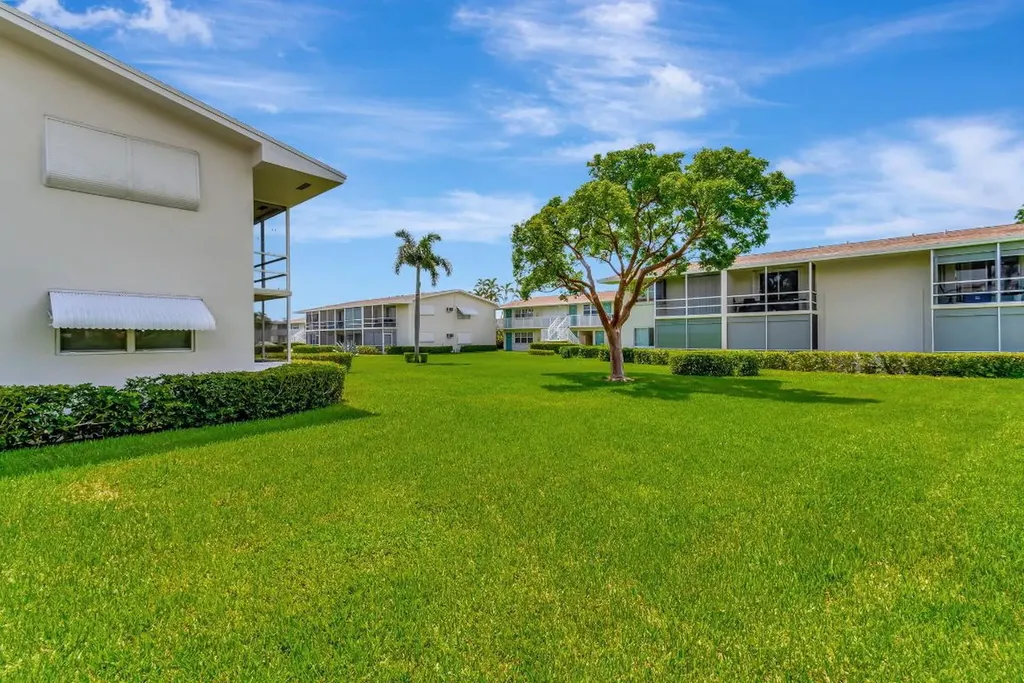 740 Horizons W Boynton Beach FL 33435