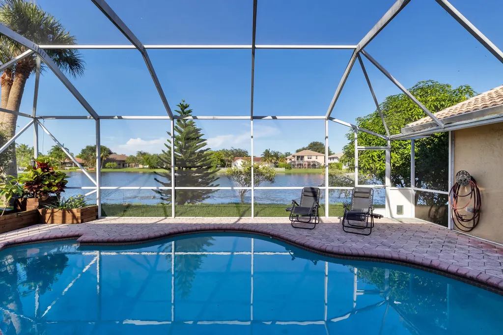 701 SW 94th Terrace Pembroke Pines FL 33025