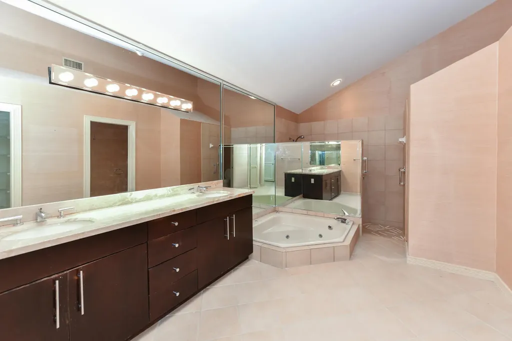 10209 Spyglass Way Boca Raton FL 33498