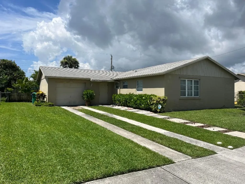 1211 W 27th Street Riviera Beach FL 33404