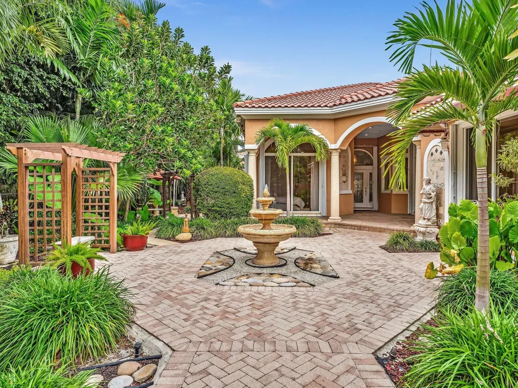 1107 Periwinkle Lane Delray Beach FL 33444