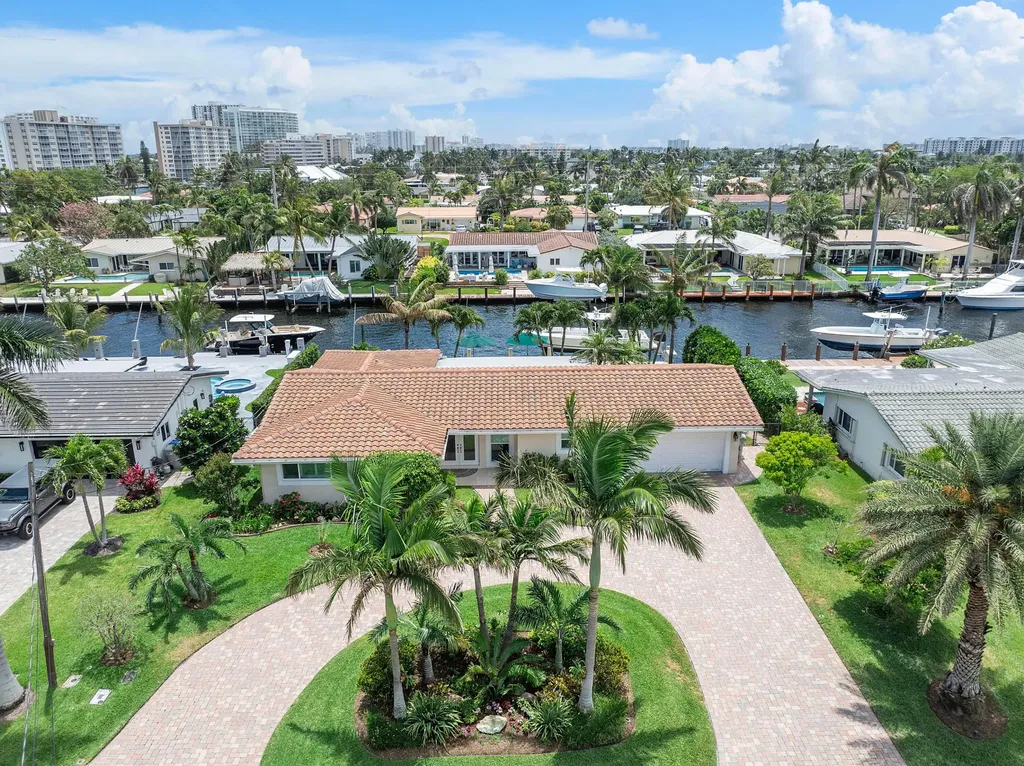 2800 NE 8th Court Pompano Beach FL 33062