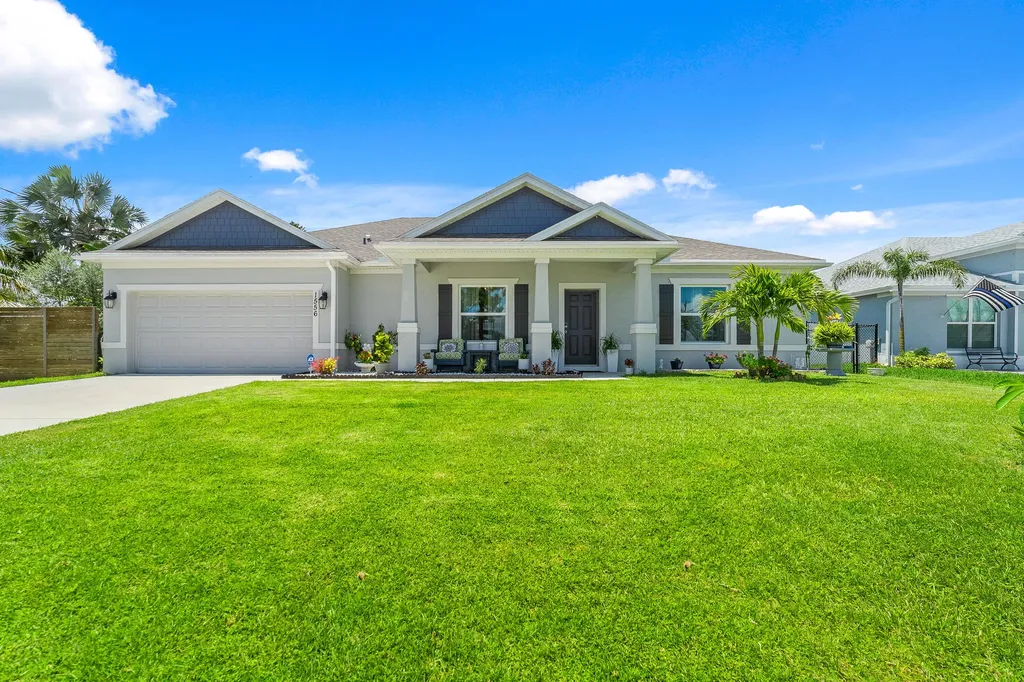 1556 SW Abacus Avenue Port St Lucie FL 34953