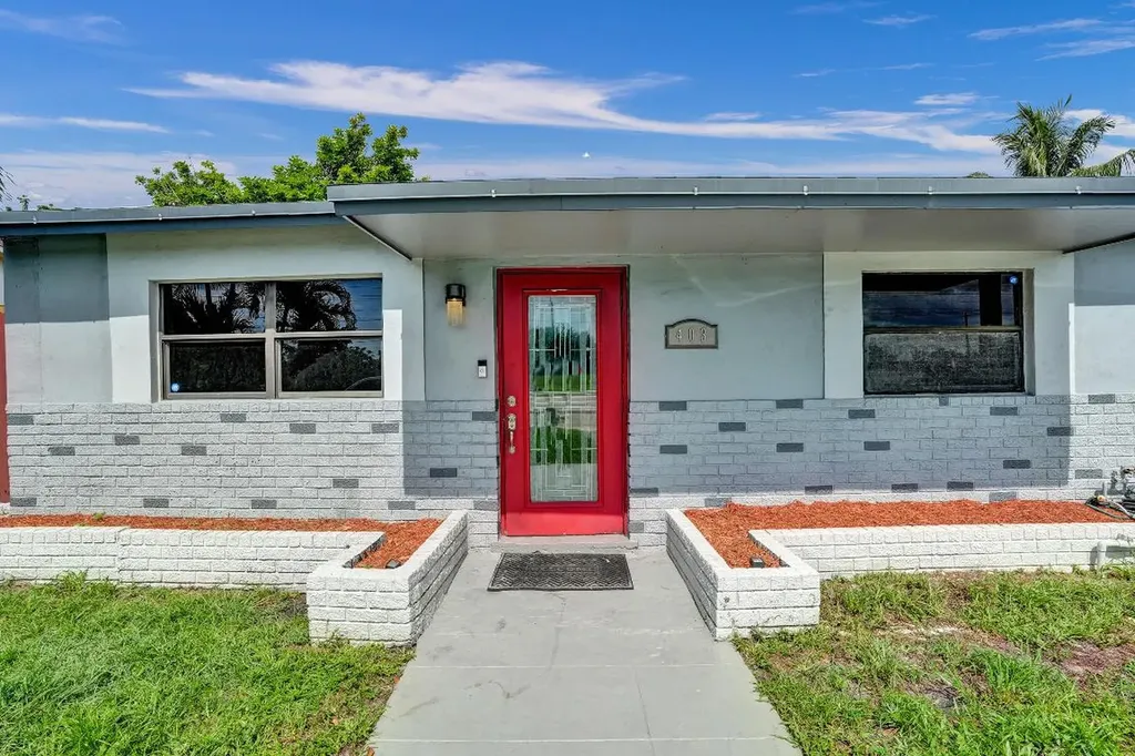 403 SW 71st Avenue North Lauderdale FL 33068