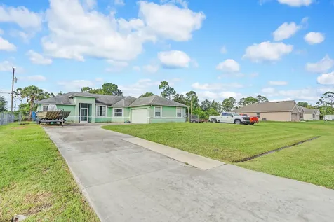 1066 SW Calmar Avenue Port St Lucie FL 34953