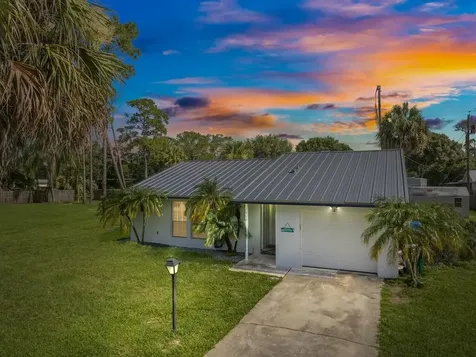 7806 Westmont Drive Fort Pierce FL 34951