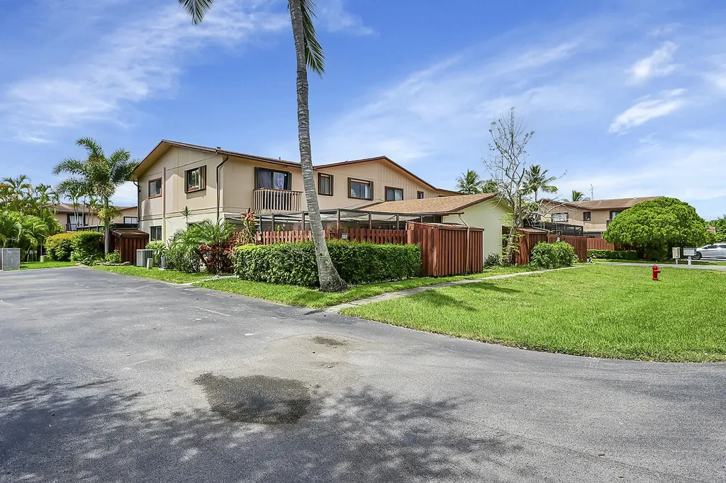 4193 N Landar Drive Lake Worth FL 33463