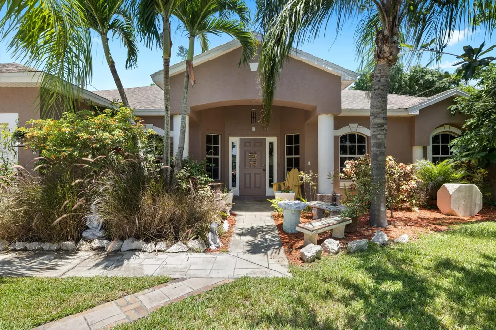 2409 SE Rival Avenue Port St Lucie FL 34952
