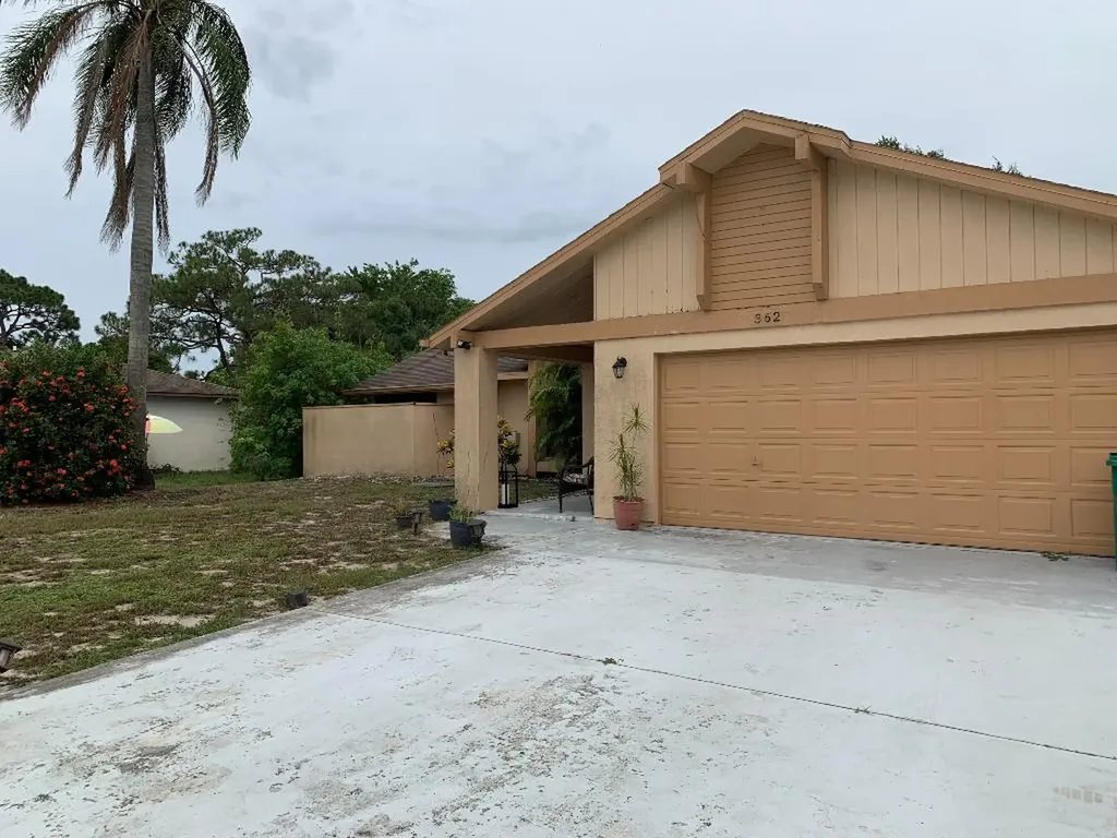 362 SE Crosspoint Drive Port St Lucie FL 34983