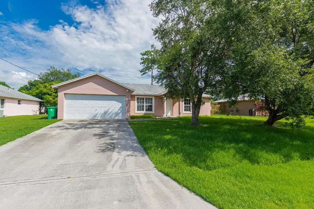 719 SE Atlantus Avenue Port St Lucie FL 34983