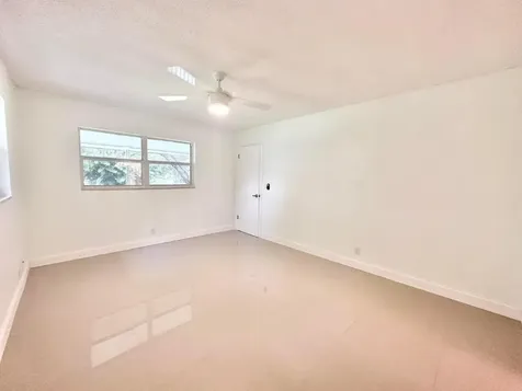 10193 N Military Drive Palm Beach Gardens FL 33410