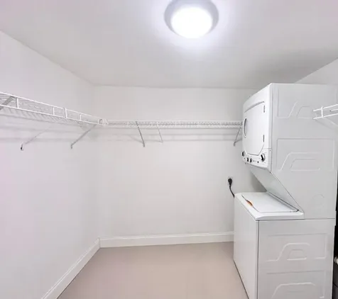 10193 N Military Drive Palm Beach Gardens FL 33410