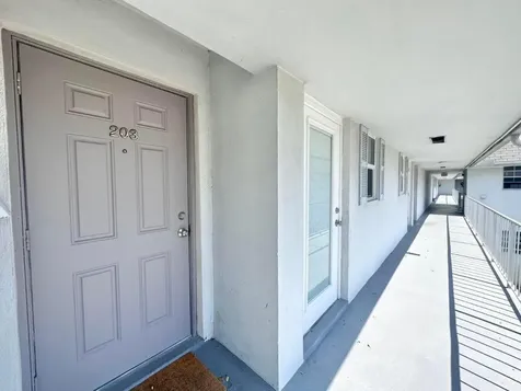 10193 N Military Drive Palm Beach Gardens FL 33410