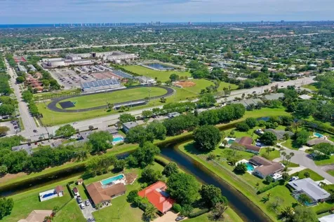 10193 N Military Drive Palm Beach Gardens FL 33410