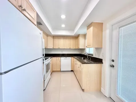 10193 N Military Drive Palm Beach Gardens FL 33410