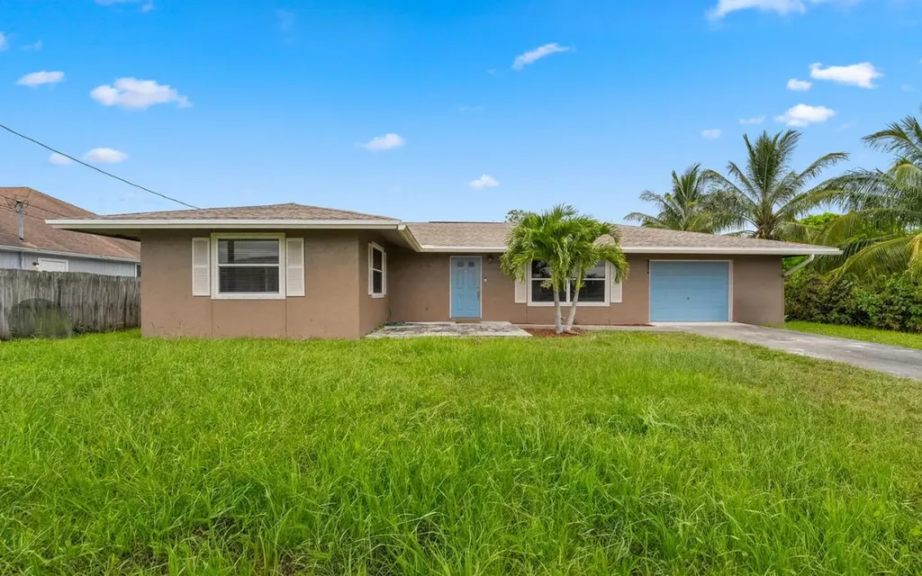 2374 SW Woodridge Street Port St Lucie FL 34953