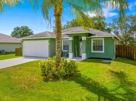 565 NW Salina Terrace Port St Lucie FL 34983