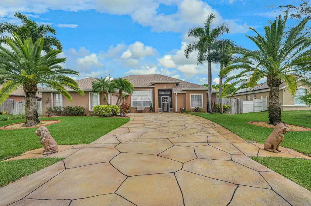 5495 NW Evanston Avenue Port St Lucie FL 34983
