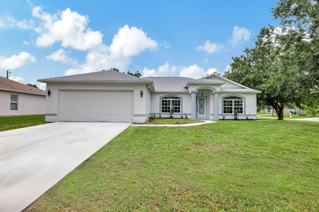 1898 SW Effland Avenue Port St Lucie FL 34953