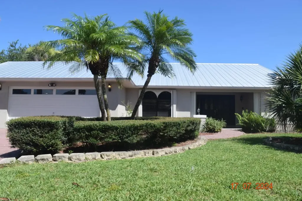 422 S Naranja Avenue Port St Lucie FL 34983