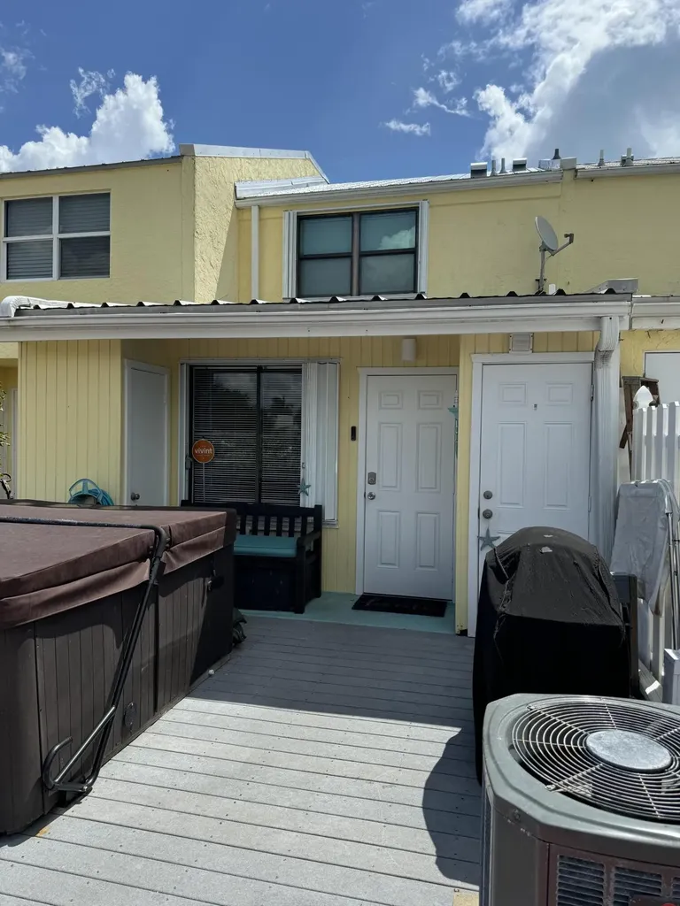 2711 N Highway A1a Hutchinson Island FL 34949